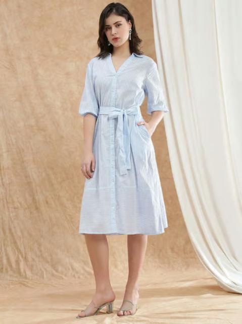 Globus Women Blue Collared Neck Puff Sleeves